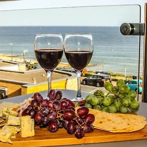  Apartment Soho Beach With Fabulous Sea View And 2 Minutes To The Beach With Free Parking And Netflix United Kingdom